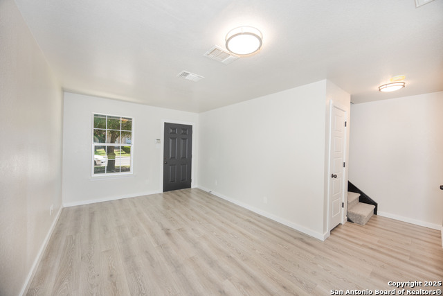 Image 7 of 19 For 10707 Shaenview