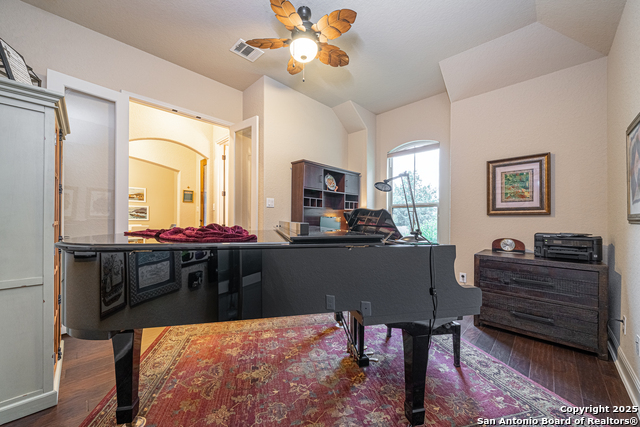 Image 10 of 63 For 9146 Gothic Dr