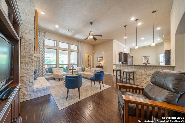 Image 17 of 63 For 9146 Gothic Dr