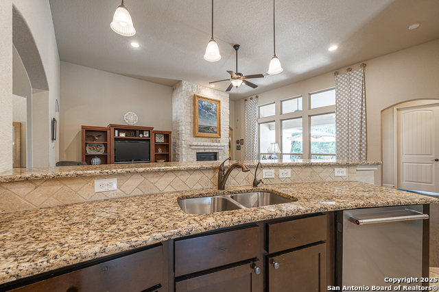 Image 21 of 63 For 9146 Gothic Dr