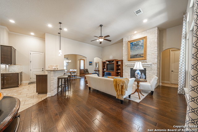 Image 26 of 63 For 9146 Gothic Dr
