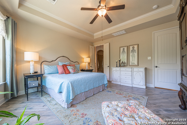Image 28 of 63 For 9146 Gothic Dr