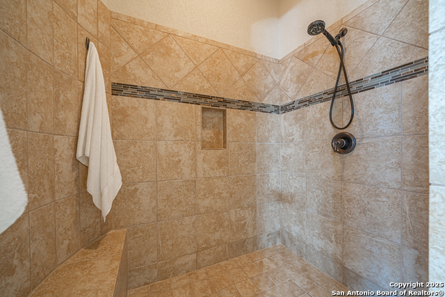 Image 29 of 63 For 9146 Gothic Dr