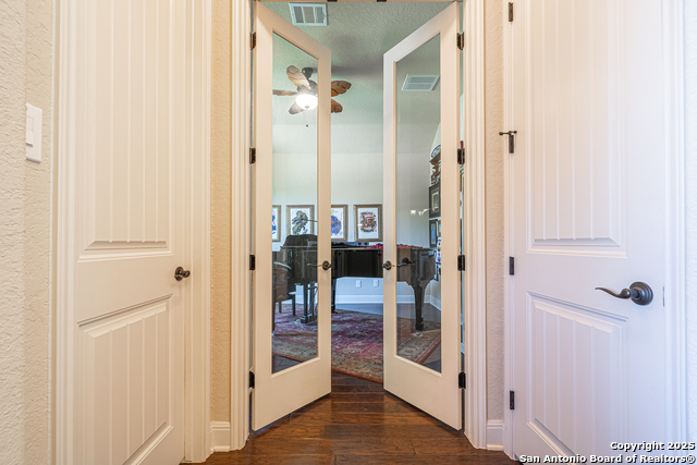 Image 8 of 63 For 9146 Gothic Dr