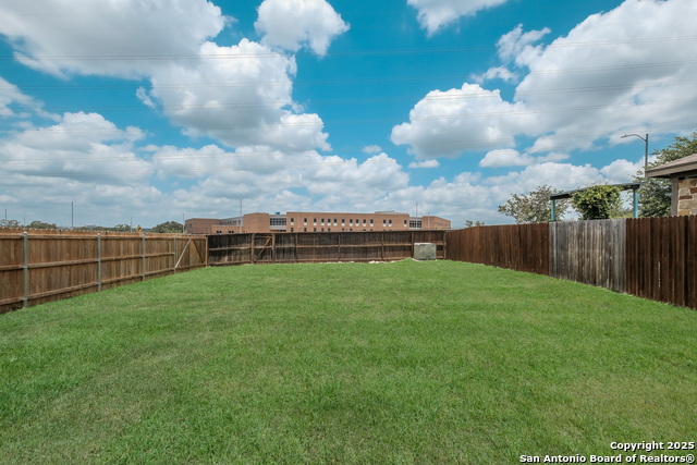 Image 17 of 21 For 5811 Southern Knoll