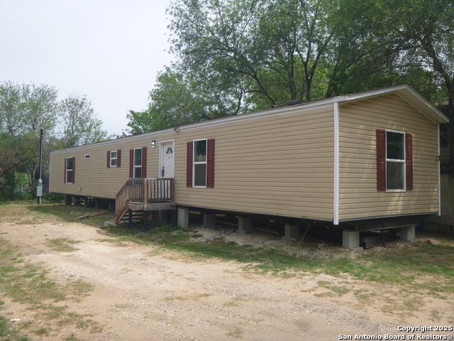 Details for 1117 Plum St, Floresville, TX 78114