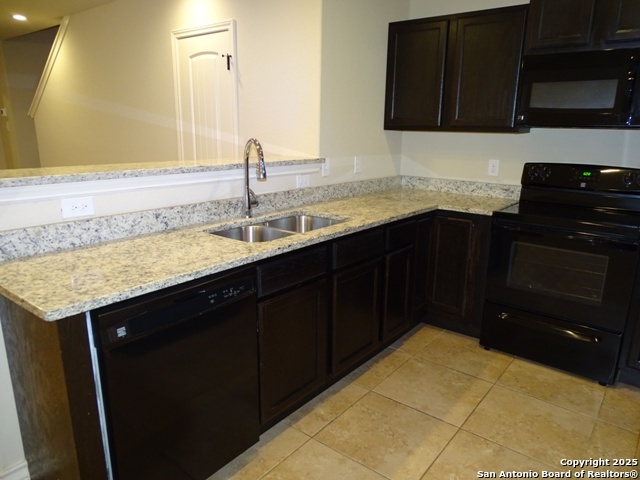 Image 14 of 27 For 7006 Lakeview Dr.  102