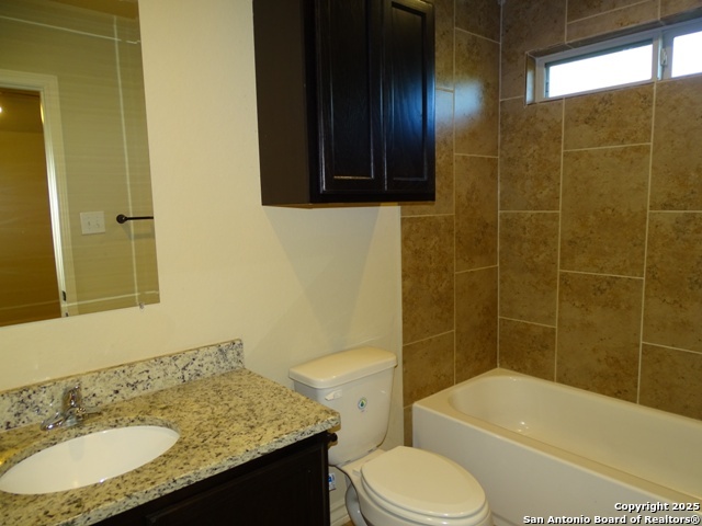 Image 18 of 27 For 7006 Lakeview Dr.  102