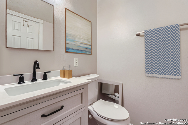 Image 12 of 13 For 8114 Chestnut Manor