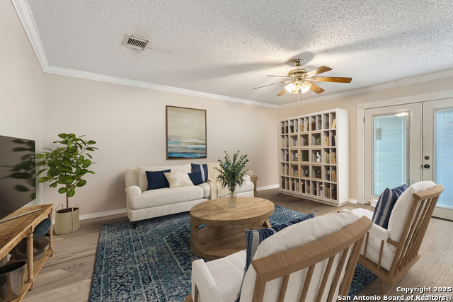 Image 3 of 13 For 8114 Chestnut Manor