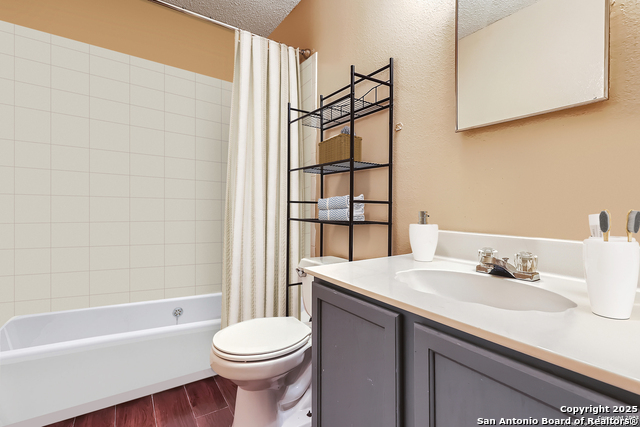 Image 8 of 13 For 8114 Chestnut Manor