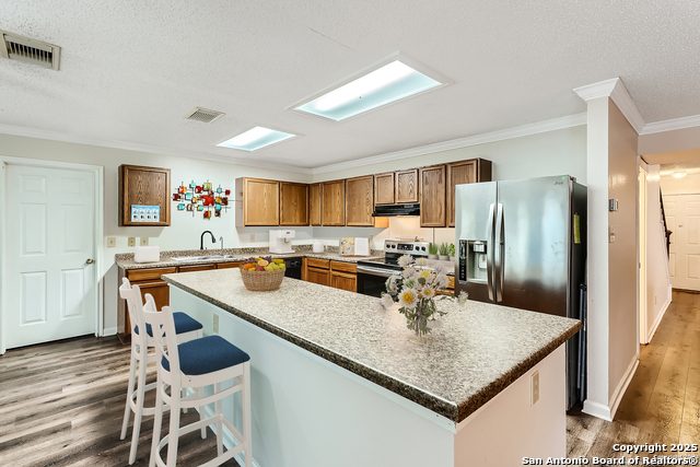 Image 9 of 13 For 8114 Chestnut Manor