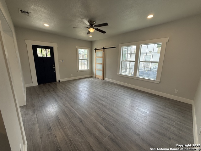 Image 4 of 19 For 206 Lambert E