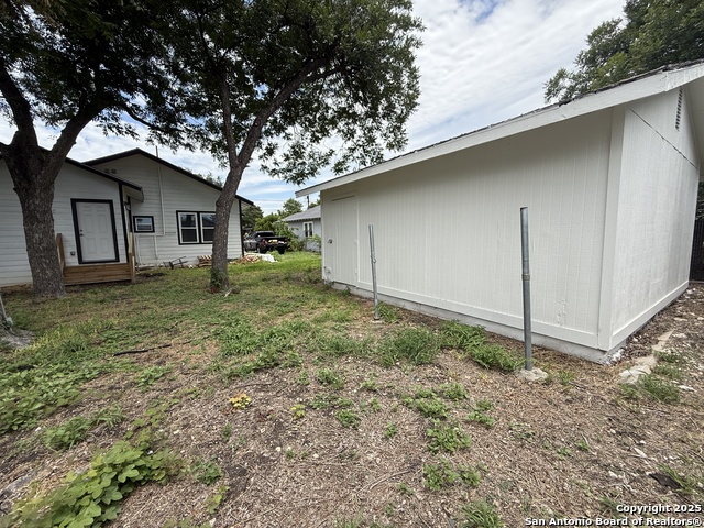 Image 8 of 19 For 206 Lambert E