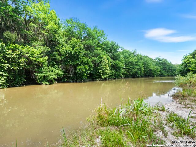 Image 34 of 51 For 1131 Meadow Stream Road