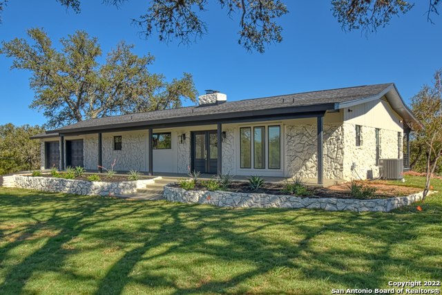 Details for 304 Crestwood Dr, Kingsland, TX 78639