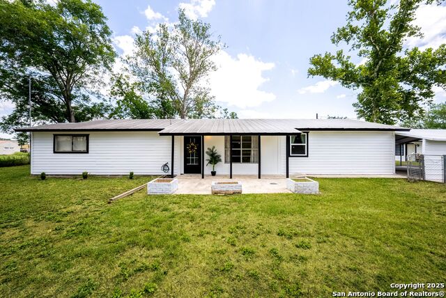 Details for 754 County Road 672 W, Natalia, TX 78059