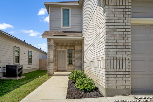 Image 4 of 30 For 2423 Applewhite Meadow