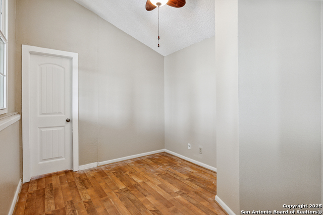 Image 18 of 26 For 2255 Thousand Oaks  101