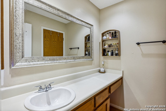 Image 22 of 26 For 2255 Thousand Oaks  101