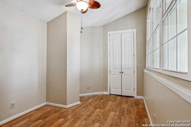 Image 23 of 26 For 2255 Thousand Oaks  101