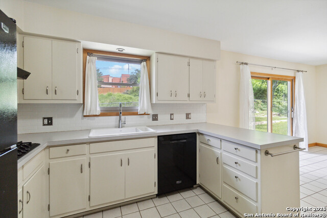 Image 16 of 28 For 4722 Hollyridge