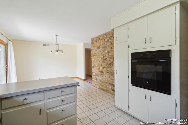 Image 17 of 28 For 4722 Hollyridge