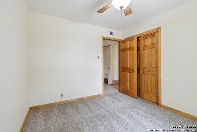Image 19 of 28 For 4722 Hollyridge