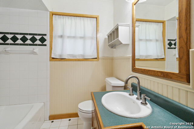 Image 20 of 28 For 4722 Hollyridge