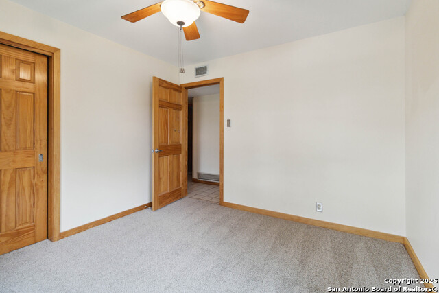 Image 22 of 28 For 4722 Hollyridge