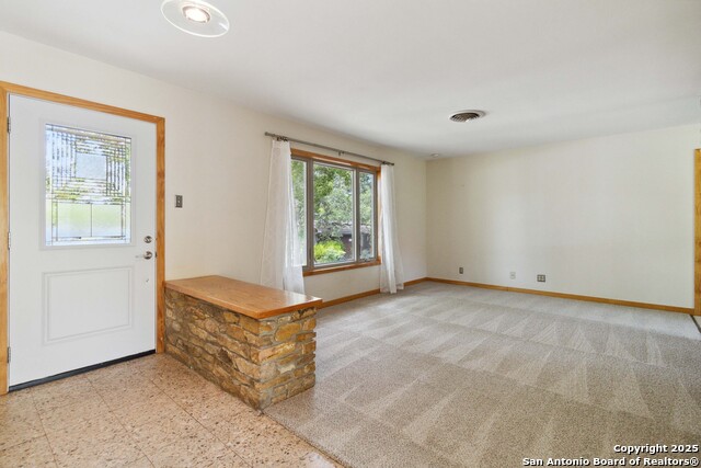 Image 4 of 28 For 4722 Hollyridge
