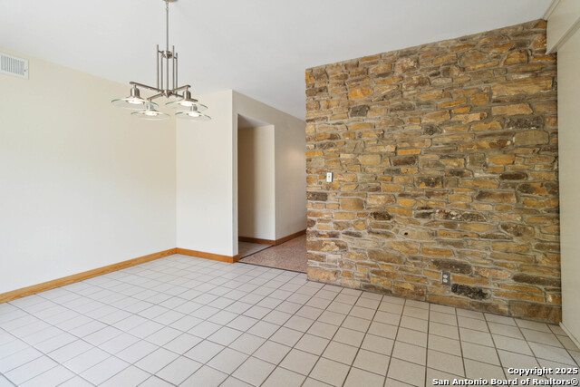 Image 8 of 28 For 4722 Hollyridge