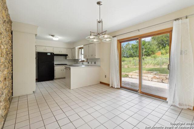 Image 9 of 28 For 4722 Hollyridge