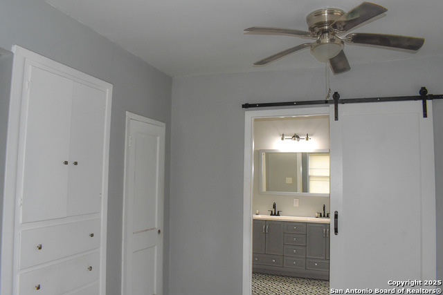 Listing photo id 8 for 255 Sayers E