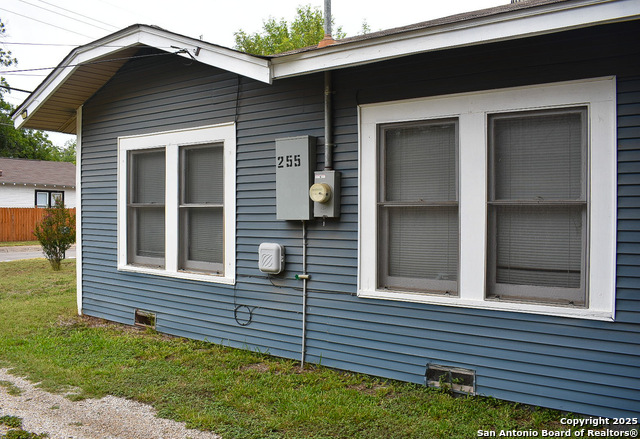 Listing photo id 10 for 255 Sayers E