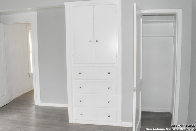 Listing photo id 11 for 255 Sayers E