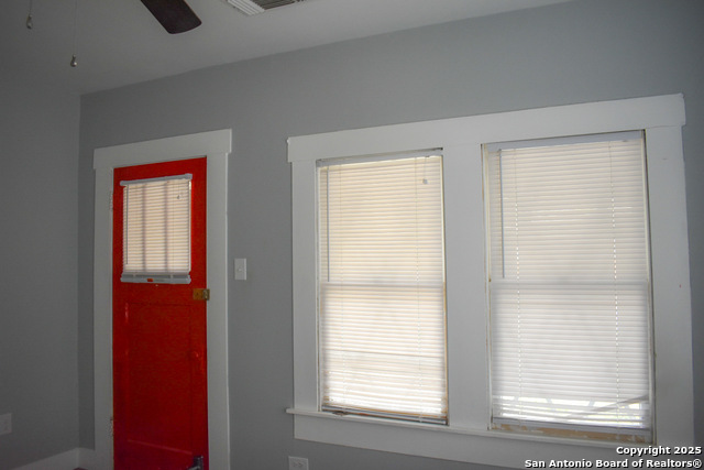 Listing photo id 18 for 255 Sayers E