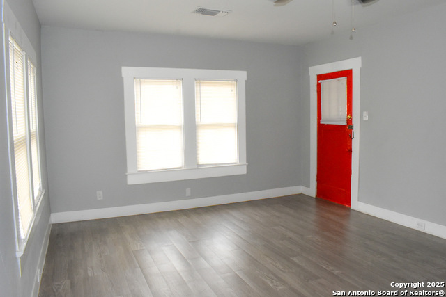 Listing photo id 21 for 255 Sayers E
