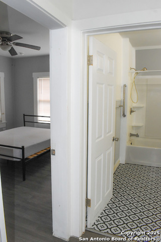 Listing photo id 22 for 255 Sayers E