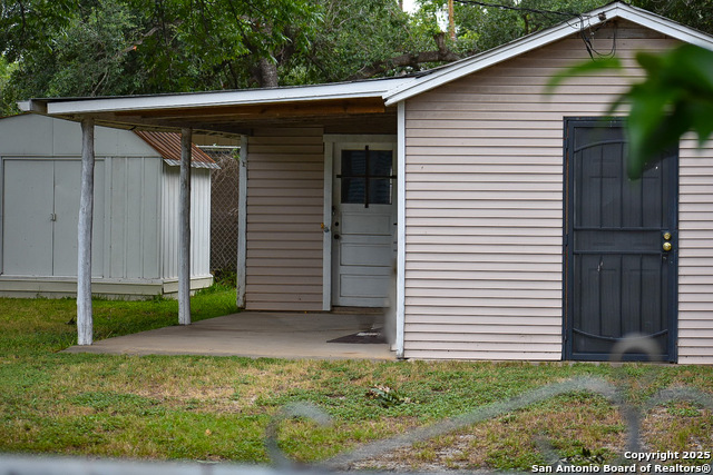 Listing photo id 27 for 255 Sayers E