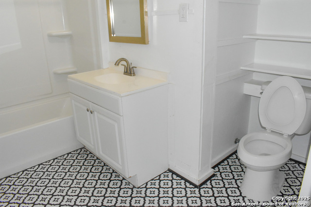 Listing photo id 2 for 255 Sayers E