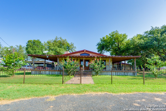 Listing photo id 23 for 10745 Rosemar Ln
