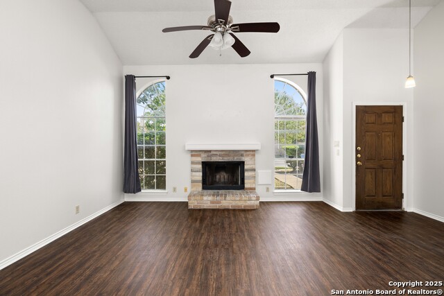 Image 5 of 29 For 2915 Village Parkway