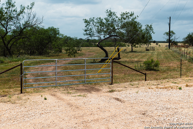 Details for 310 Western  , Leesville, TX 78122