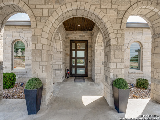 Listing photo id 0 for 10423 Kendall Canyon