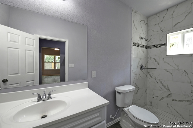 Listing photo id 12 for 870 Southcross Blvd W