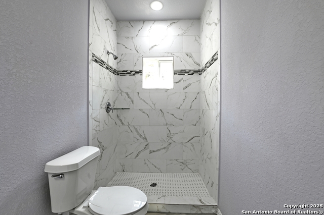 Listing photo id 13 for 870 Southcross Blvd W