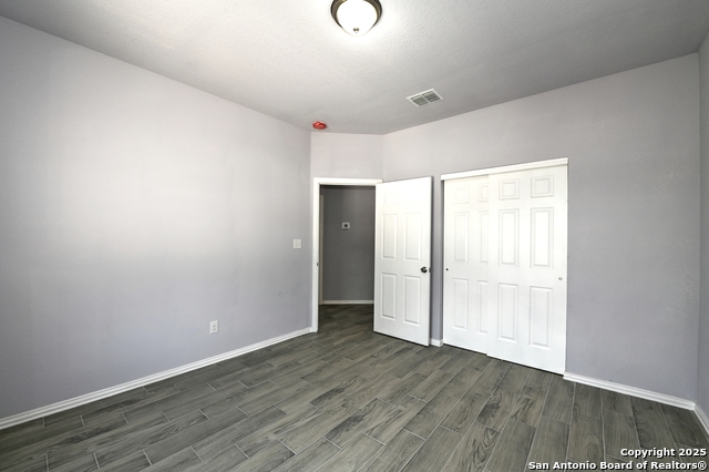 Listing photo id 15 for 870 Southcross Blvd W