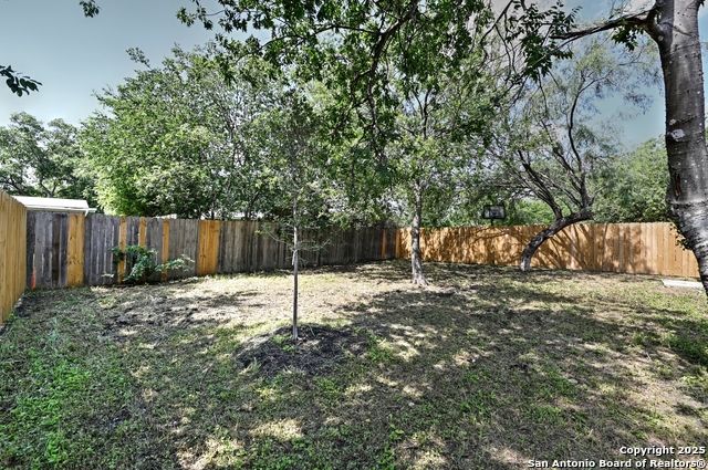 Listing photo id 25 for 870 Southcross Blvd W