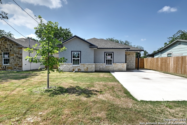 Listing photo id 1 for 870 Southcross Blvd W